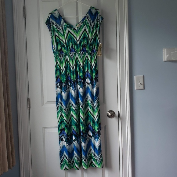 ONE WORLD Dresses & Skirts - EUC Size M One World green and blue Maxi dress